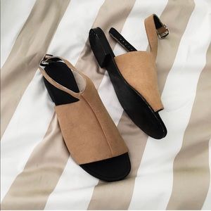 Cartel Mata sandal in beige suede
